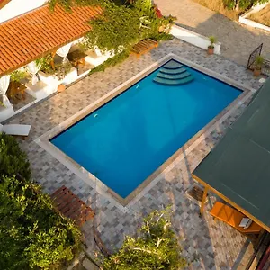 https://ionia-guest-house.aegeanhotels.net