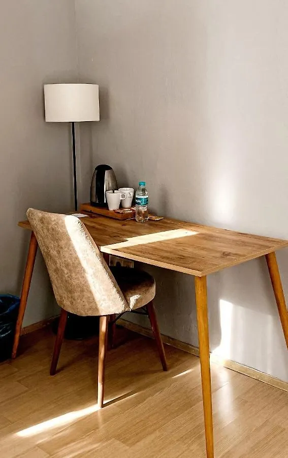 Bed & Breakfast 5 Mins To Airport Private Villa Room Istanbul
