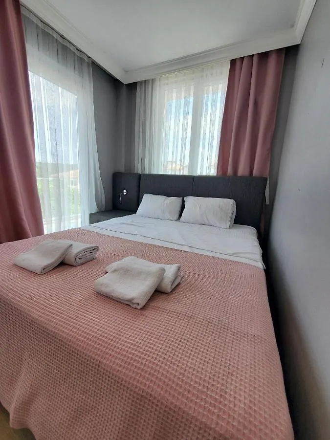 Bed & Breakfast 5 Mins To Airport Private Villa Room Istanbul